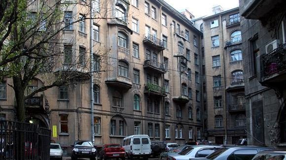 Граффитистам грозит уголовное дело за «художества» на доме Перцова
