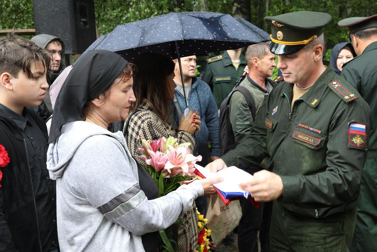 санкт петербург серафимовское кладбище