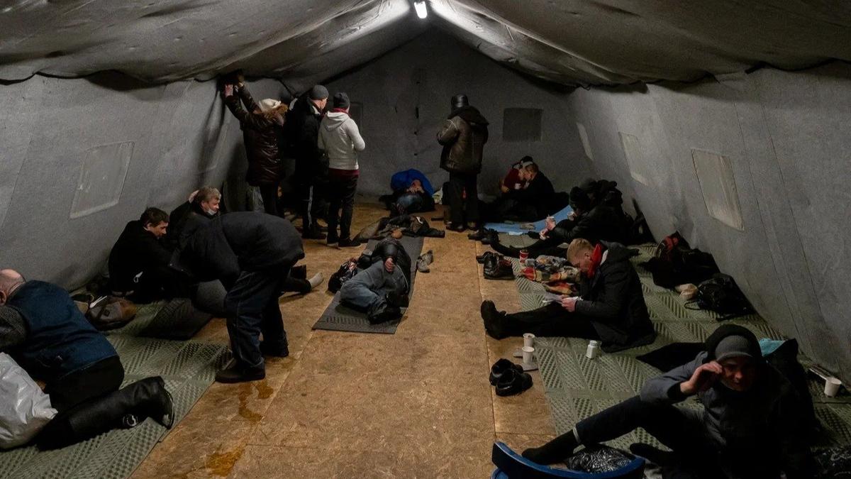 «Ночлежка» уже открывает пункты обогрева в Петербурге