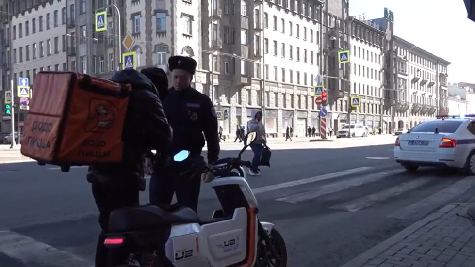 Скриншот видео ГУ МВД России по Петербургу и Ленобласти