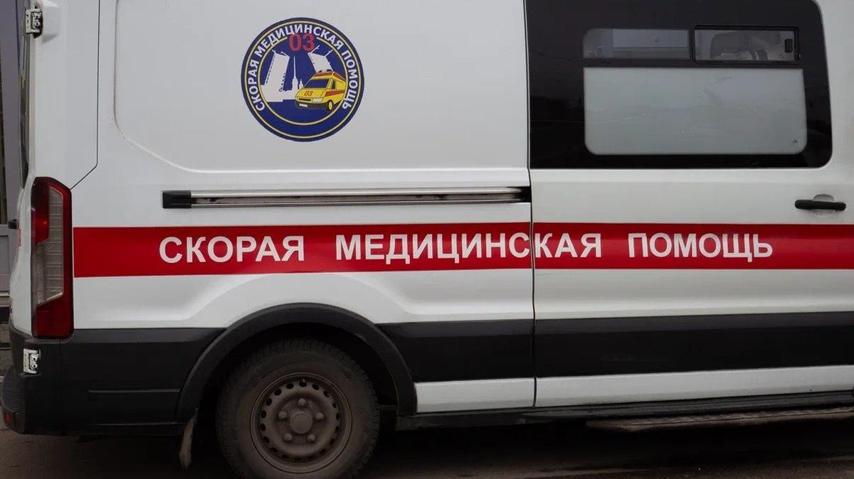 Шестилетний мальчик попал в больницу после падения с пятого этажа дома в Приморском районе