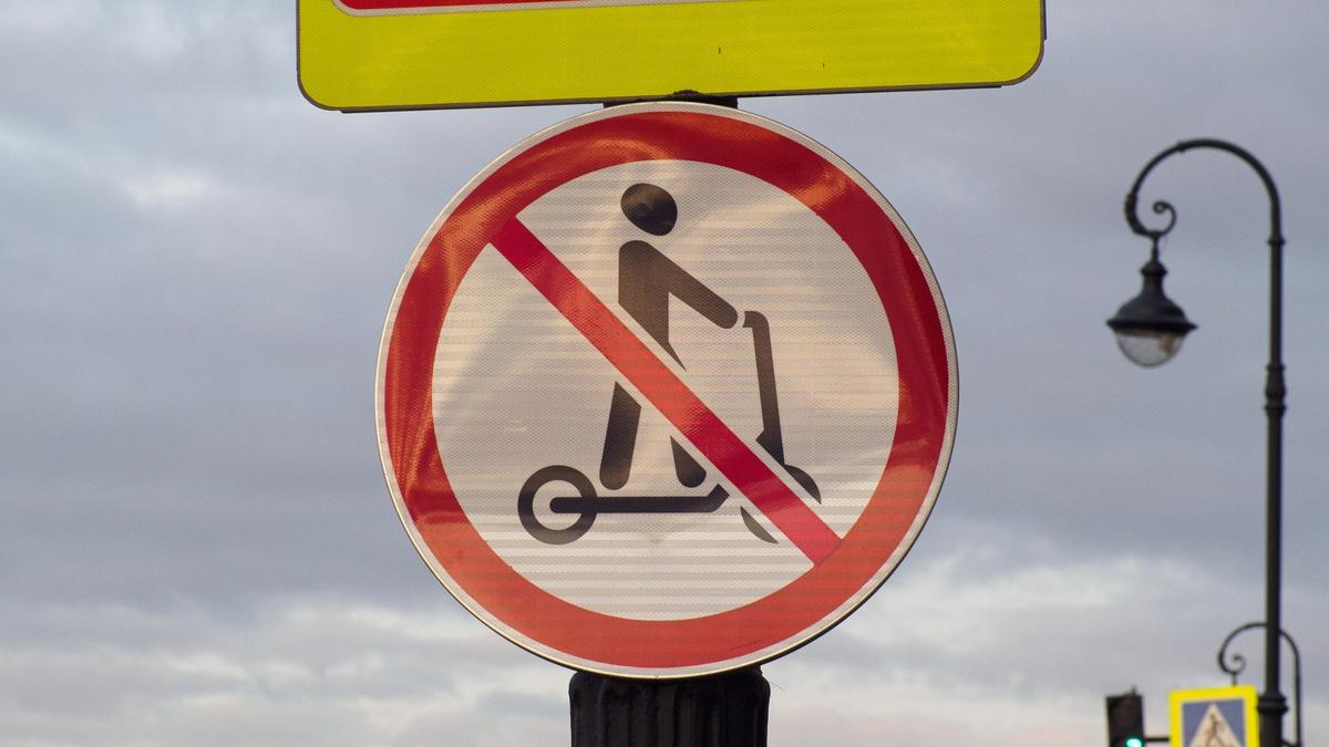 В Петербурге зафиксировано более двух тысяч самокатчиков-нарушителей за неделю