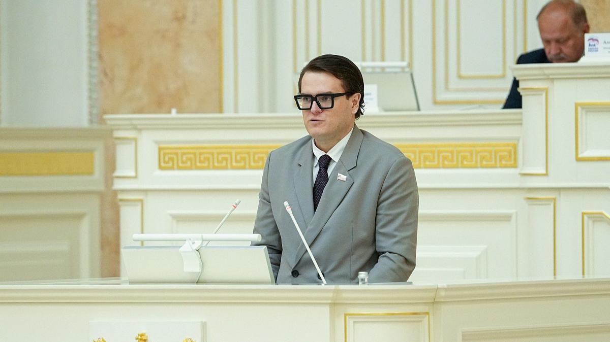 «Мы назвали дочь Мира»: депутат ЗакСа Дмитрий Анисимов рассказал о двух месяцах в парламенте, защите Петербурга и надежде на будущее