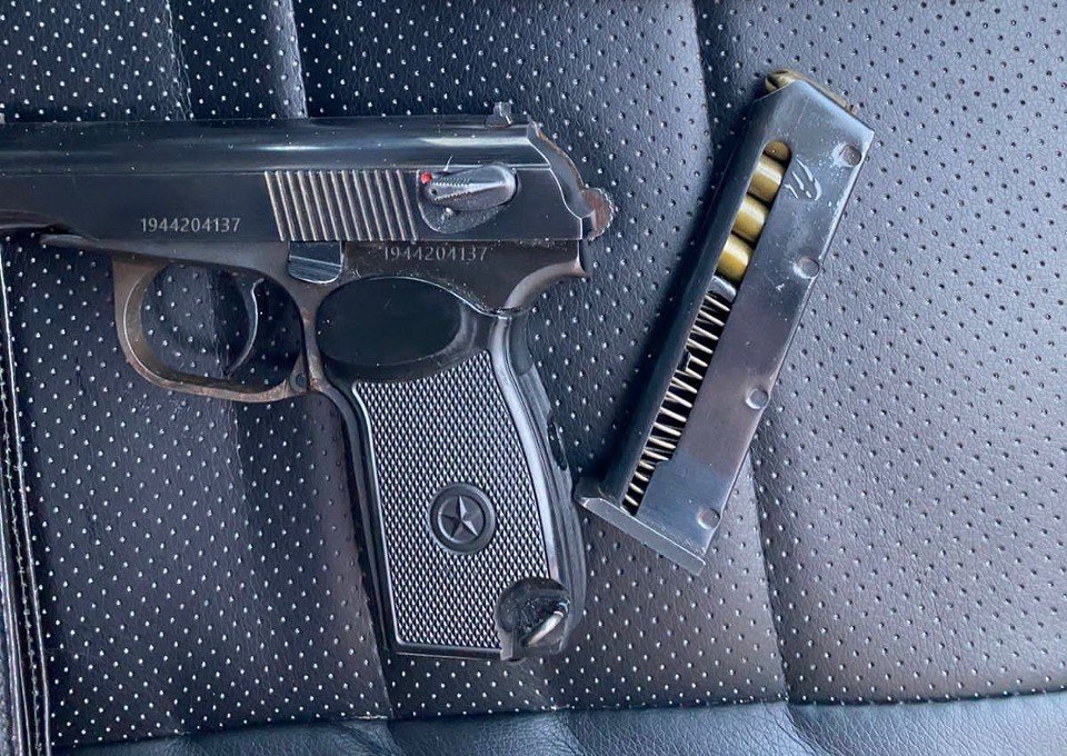 Пистолет, из которого, предположительно, стрелял подозреваемый. Фото: пресс-служба ГУ МВД РФ по Петербургу и Ленобласти