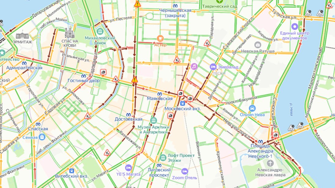 В центре и на юге Петербурга скопились пробки