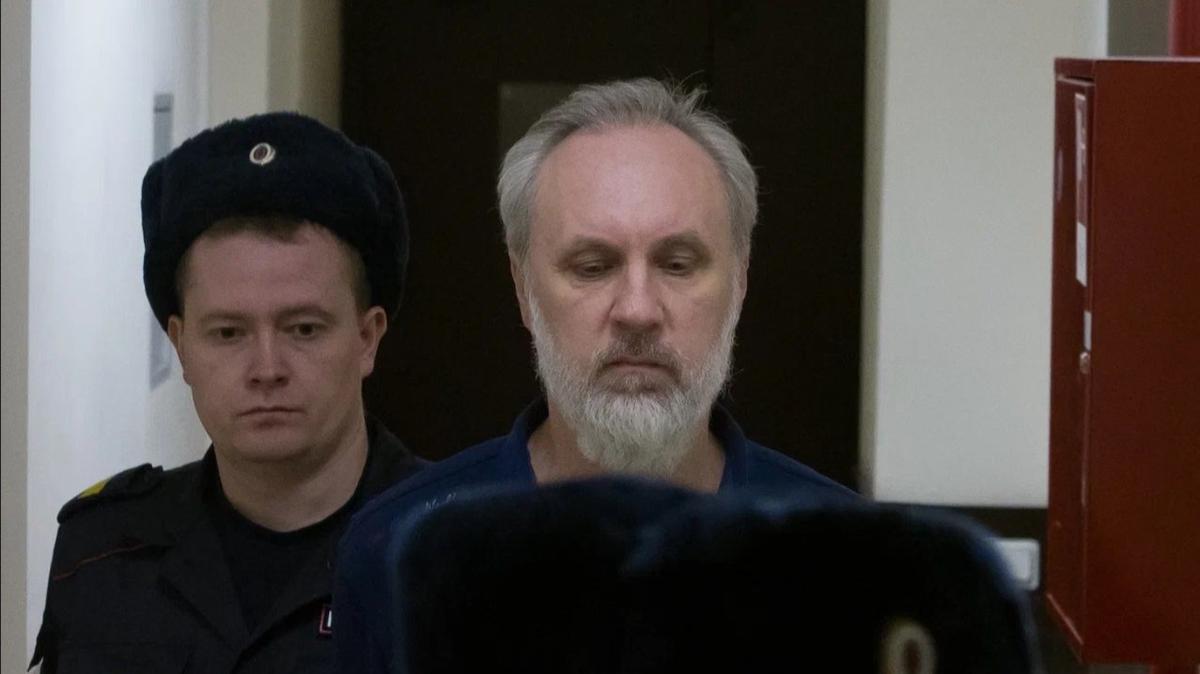 Иеромонах Иоанн Курмояров предлагает имаму Каримову отозвать показания против него в суде
