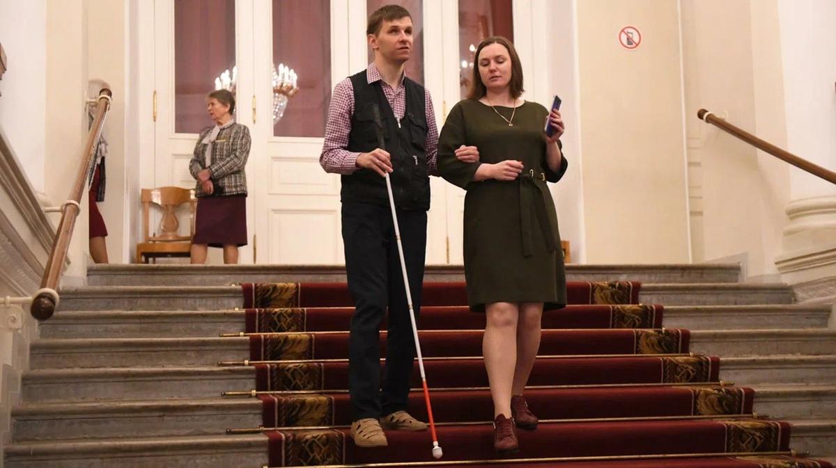 Максим Озеров и Алена Болдышева сотрудник компании «Говорящий город». Фото: Санкт-Петербургская академическая филармония имени Д.Д. Шостаковича