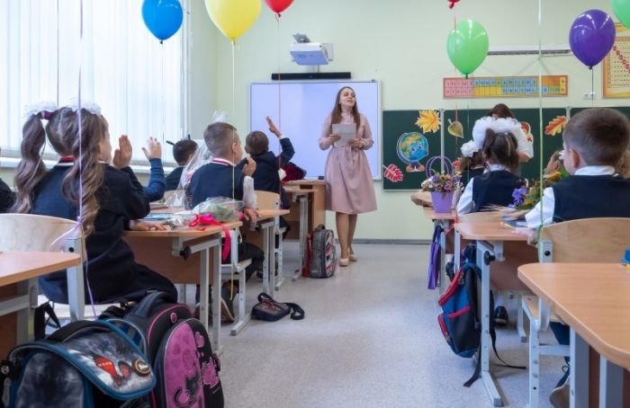 Сколько времени ученики делают «домашку» в России и в мире