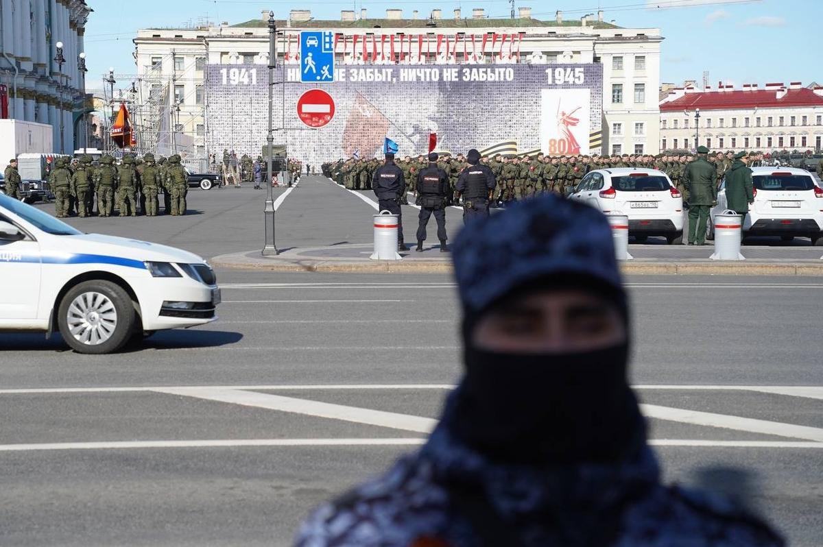 Панно на Дворцовой за 20 миллионов рублей. Фото: Павел Борисенко / MR7