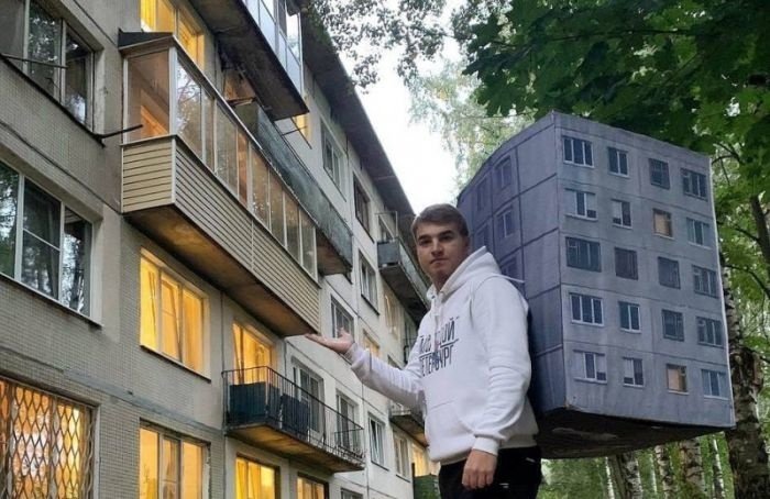 «Ношу с собой»: петербургские активисты провели акцию против реновации