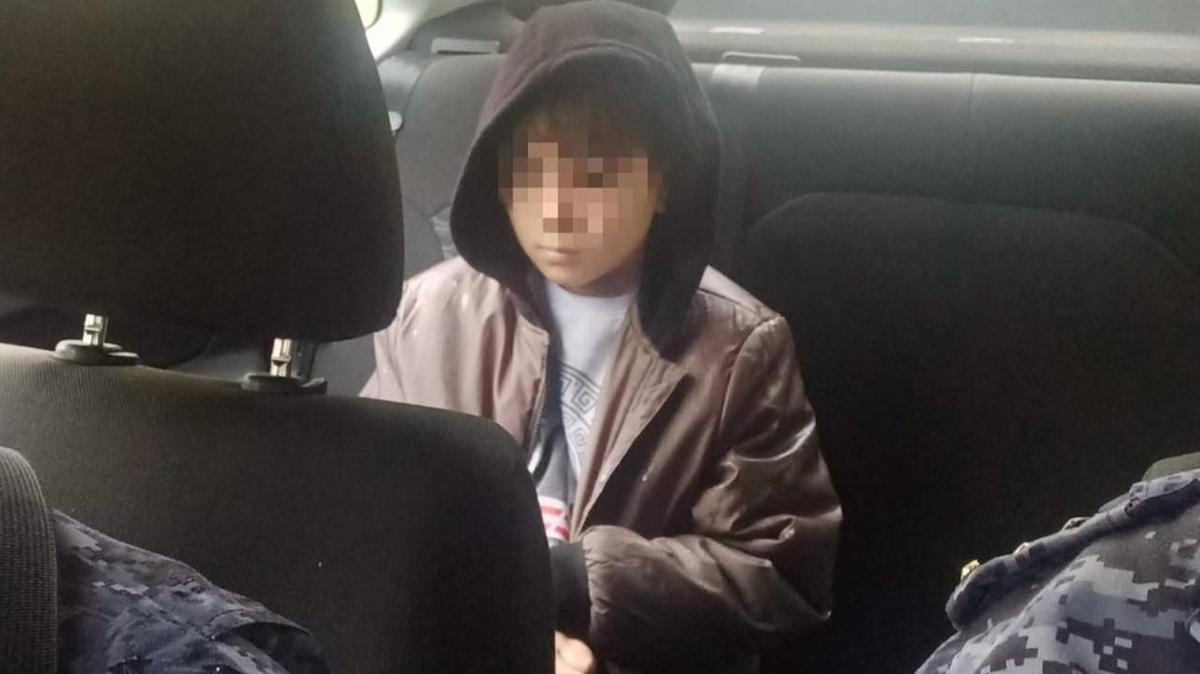 Росгвардейцы нашли потерявшегося в Петербурге ребёнка из Казахстана за 10 минут