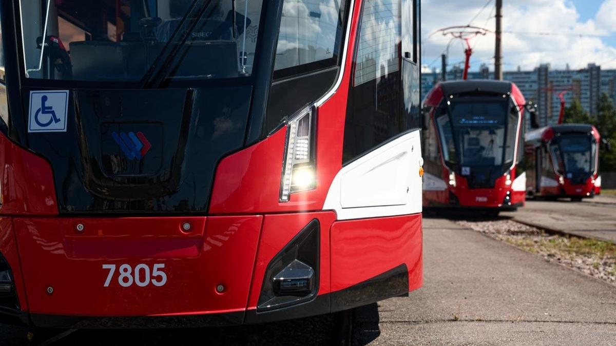 116 «умных» трамваев начнут курсировать в четырёх районах Петербурга до 2026 года