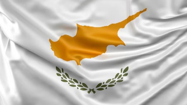 Кипр приостановил прием заявлений на визы от российских турагентств