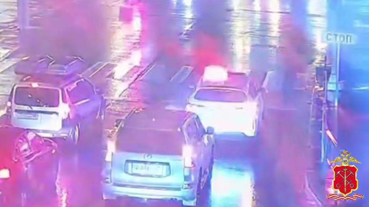 Скриншот видео: МВД по Петербургу и Ленобласти