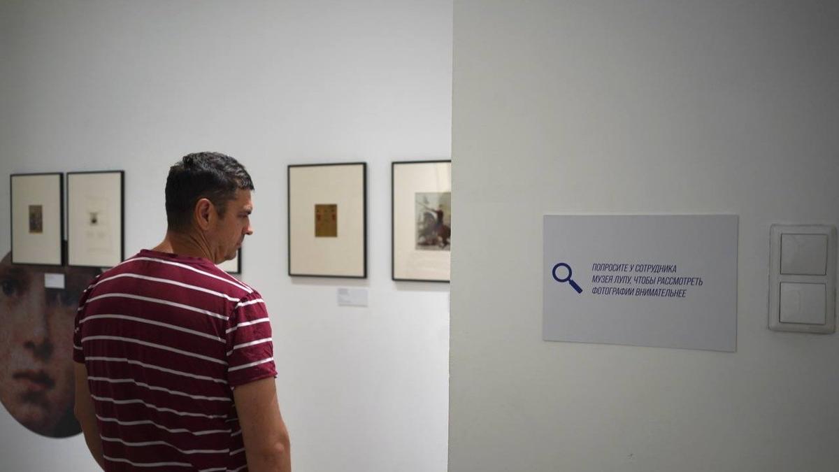 В Петербурге проходит выставка «Осторожно раскрашено»