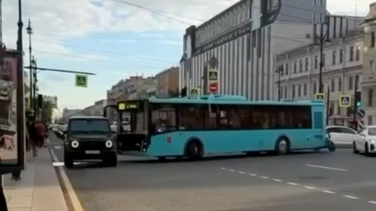 Скриншот: видео ГУ МВД по Петербургу и Ленобласти