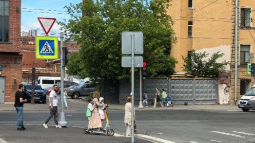 Фото: парковка в Василеостровском районе