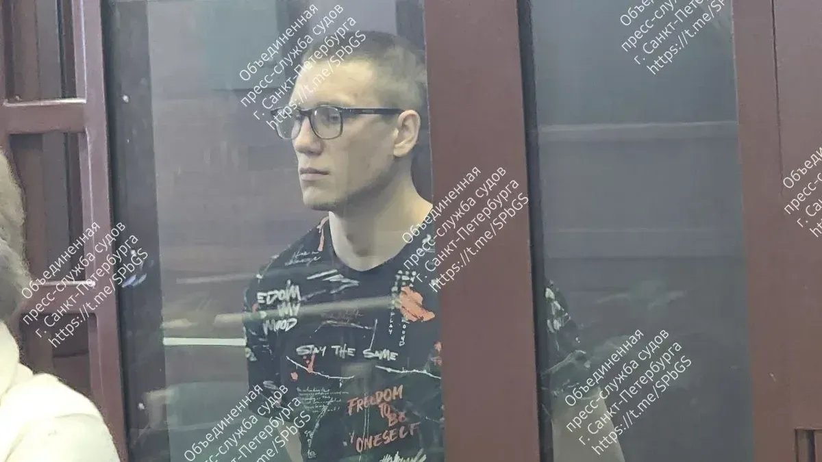 Обвиняемого в поджоге релейного шкафа в Петербурге оставили под стражей до августа 2024 года