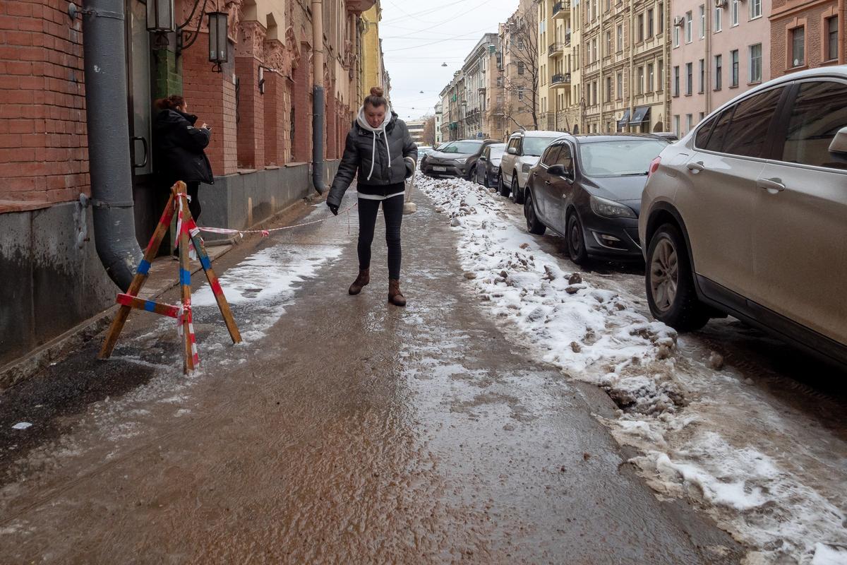 МЧС предупредило о гололедице на дорогах Петербурга 15 ноября. В городе  также ожидаются сильные осадки. — Новости Санкт-Петербурга › МР7.ру