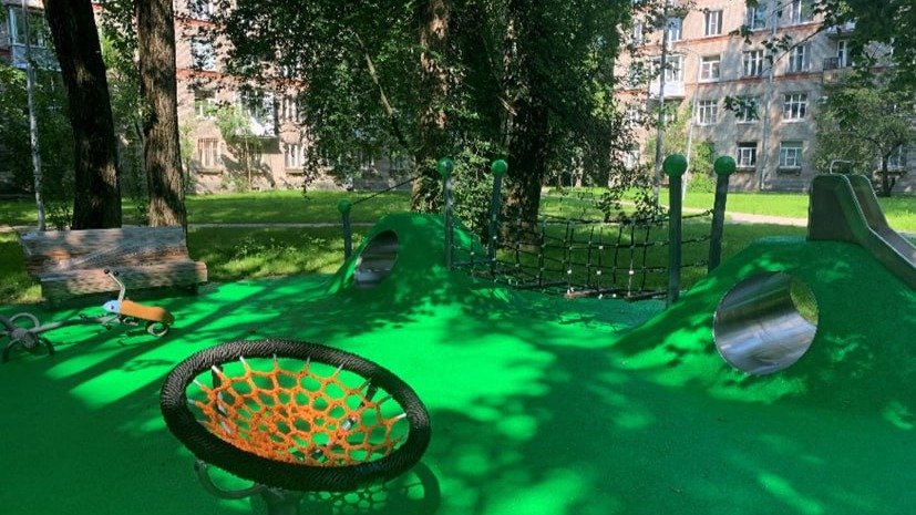 Три площадки во дворах благоустроили в Приморском и Выборгском районах
