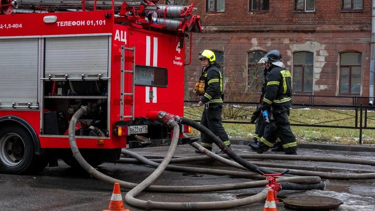 Женщина погибла при пожаре в квартире на проспекте Наставников
