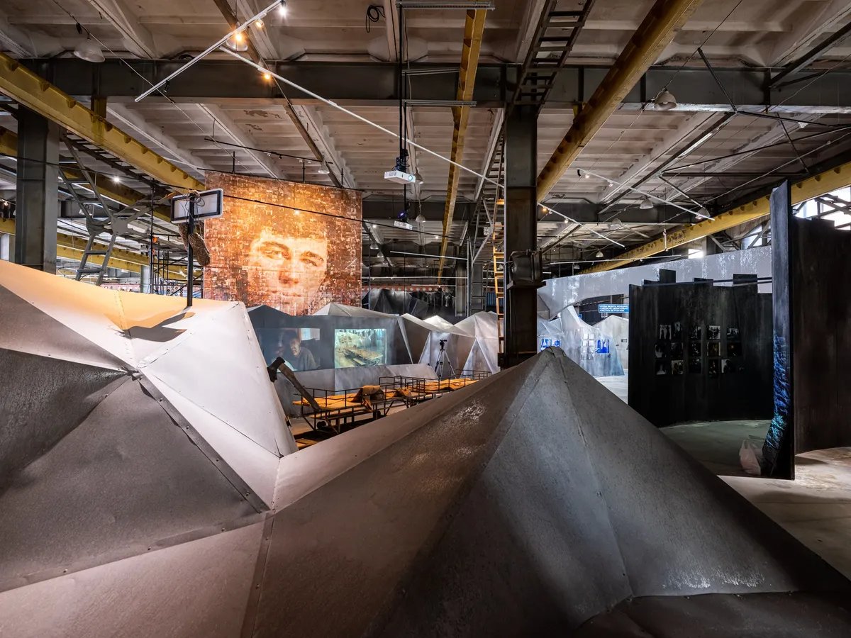 Фото: выставка «Балабанов»