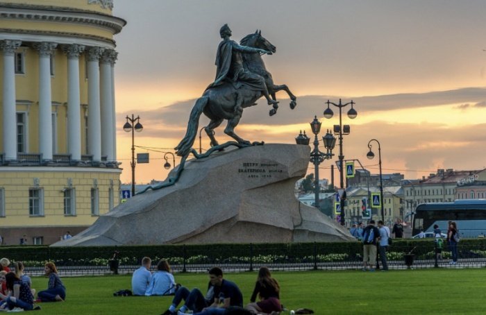 Культурная программа: куда сходить в Петербурге беженцам из Украины