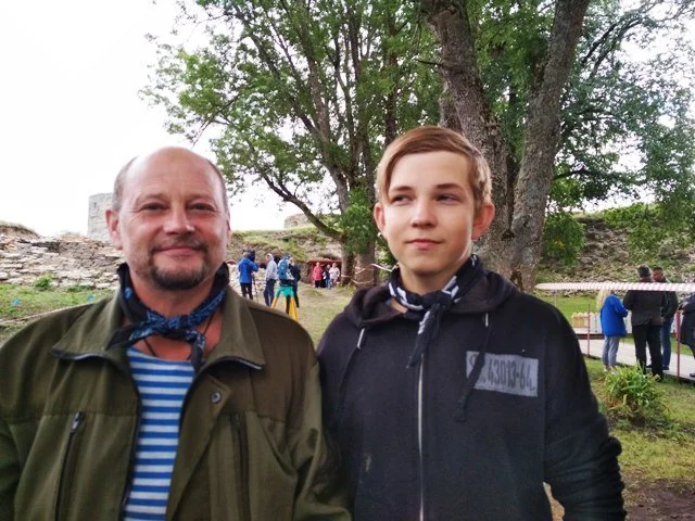 Волонтеры отец и сын Гайдуковы
