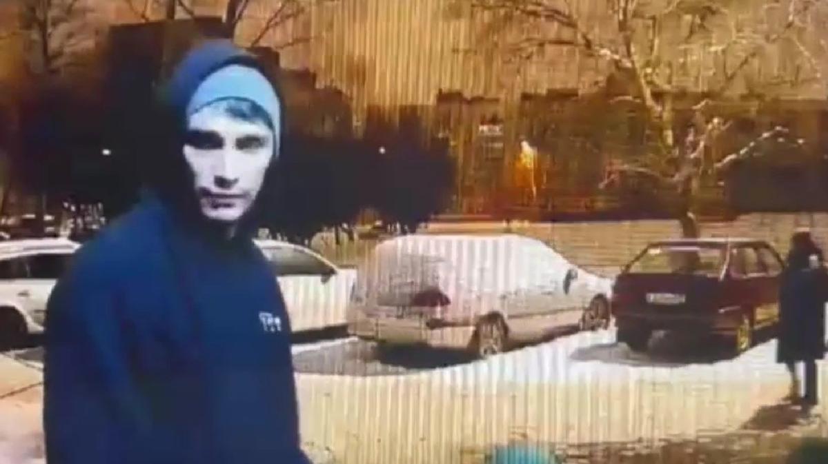 Подозреваемого в нападении с ножом у автобусной остановки задержали