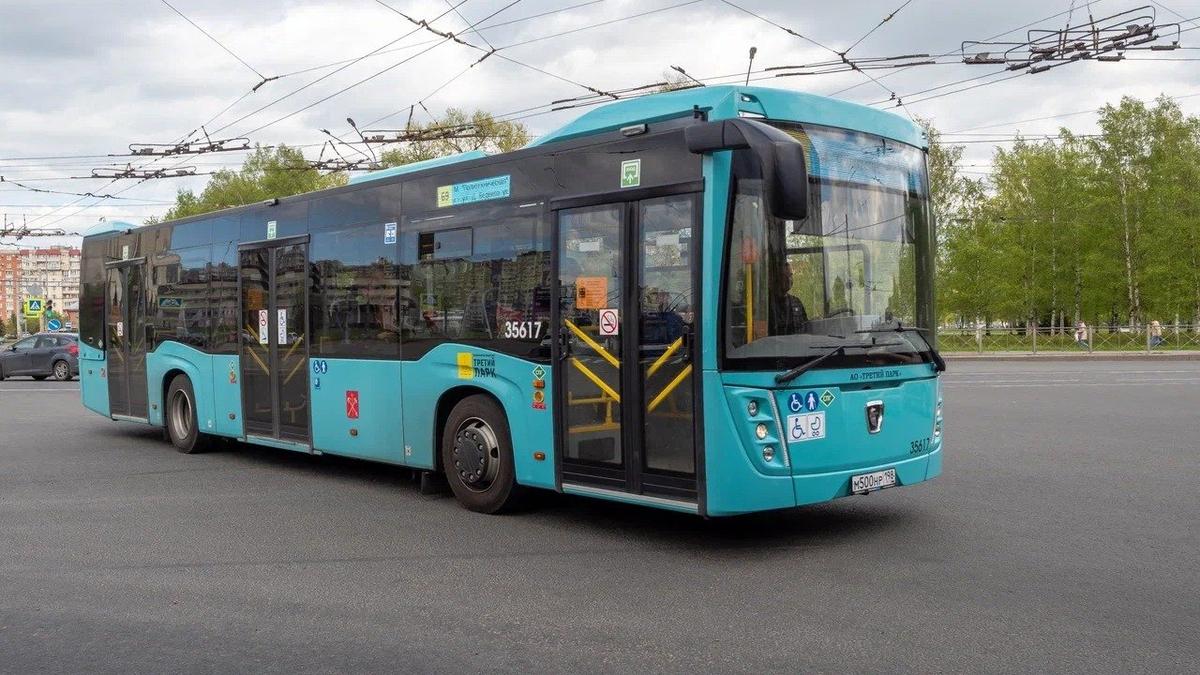 Маршруты 22 автобусов изменятся из-за ремонта трамвайных путей на Кронштадтской улице