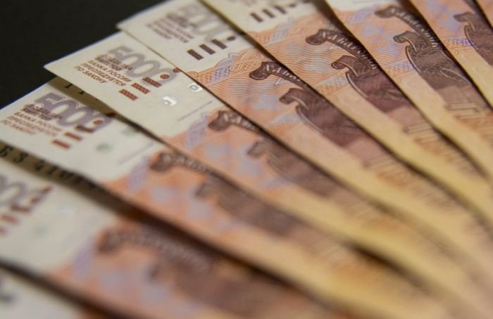 В Петербурге стало почти на треть меньше фальшивых пятитысячных банкнот