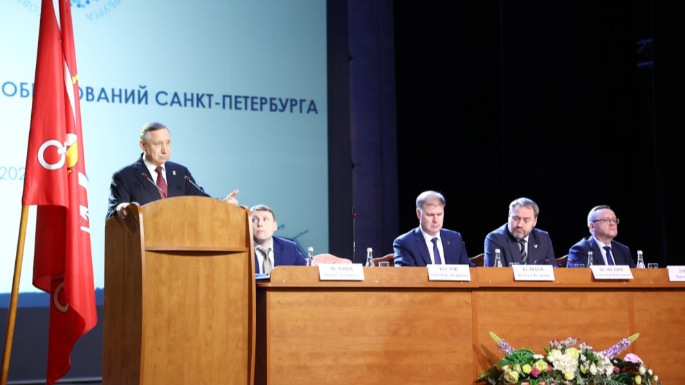 Муниципалитетам выделили 1,8 млрд рублей на программу «Петербургские дворы»