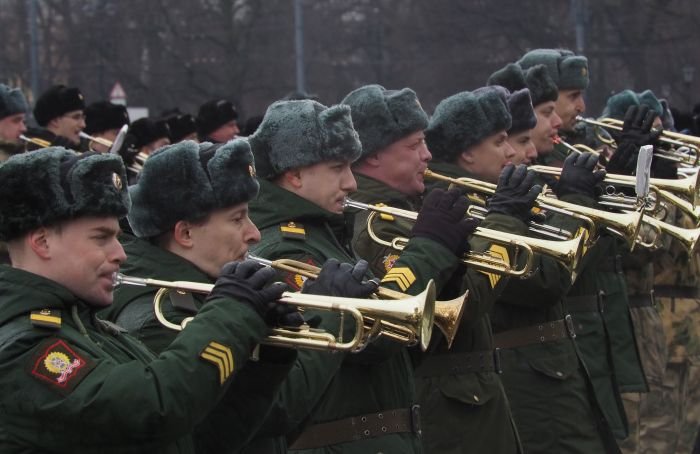 На Дворцовой площади проходит репетиция сводного оркестра ко Дню Победы
