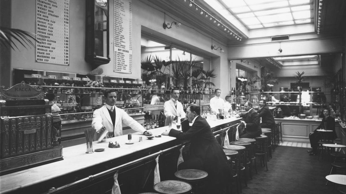 Сначала построили город — потом кухню к нему: как и почему петербуржцы питались вне дома