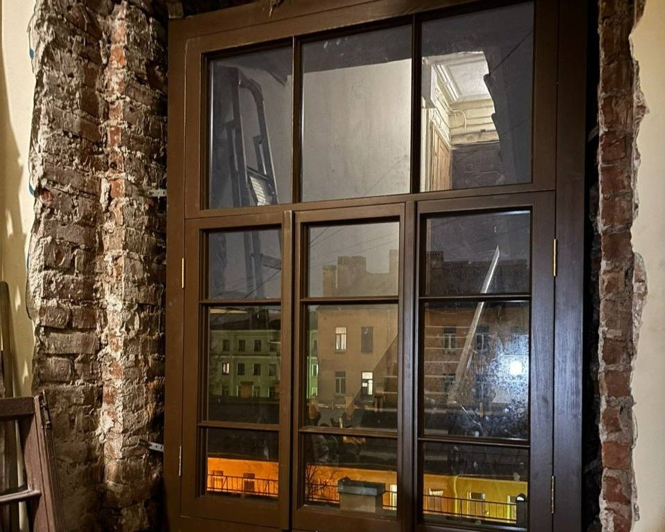 Новые окна на Бронницкой, 19. Фото: Сергей Неткач