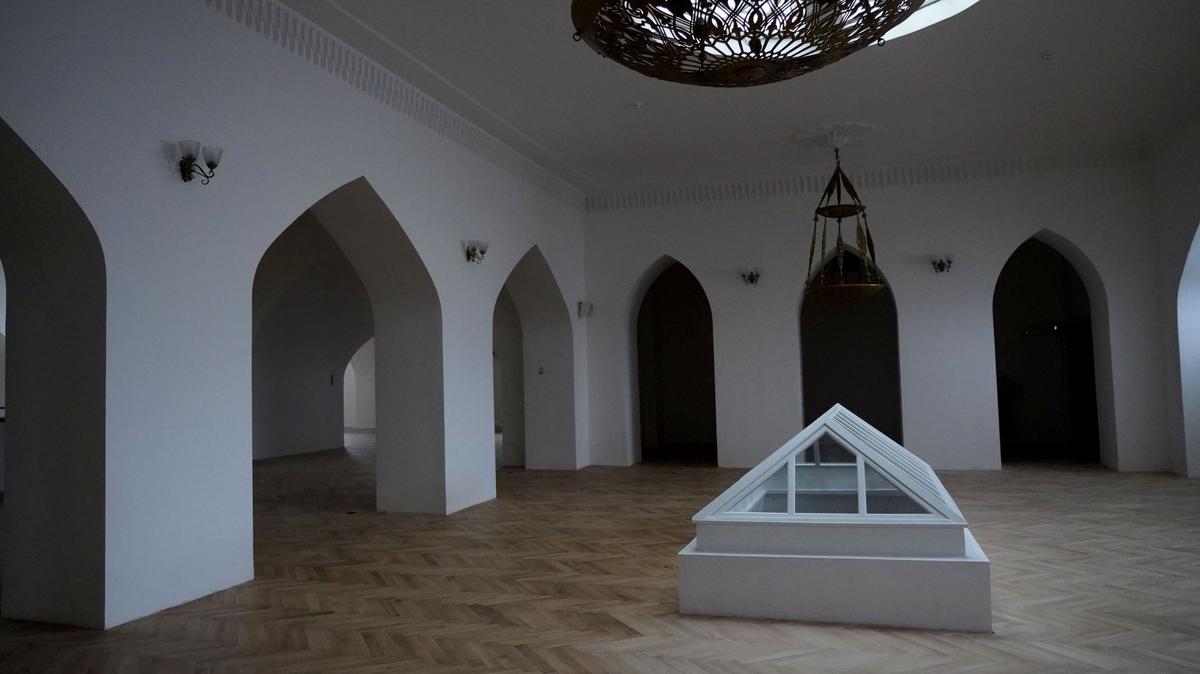 Завершается реставрация интерьеров молельного зала в Соборной мечети