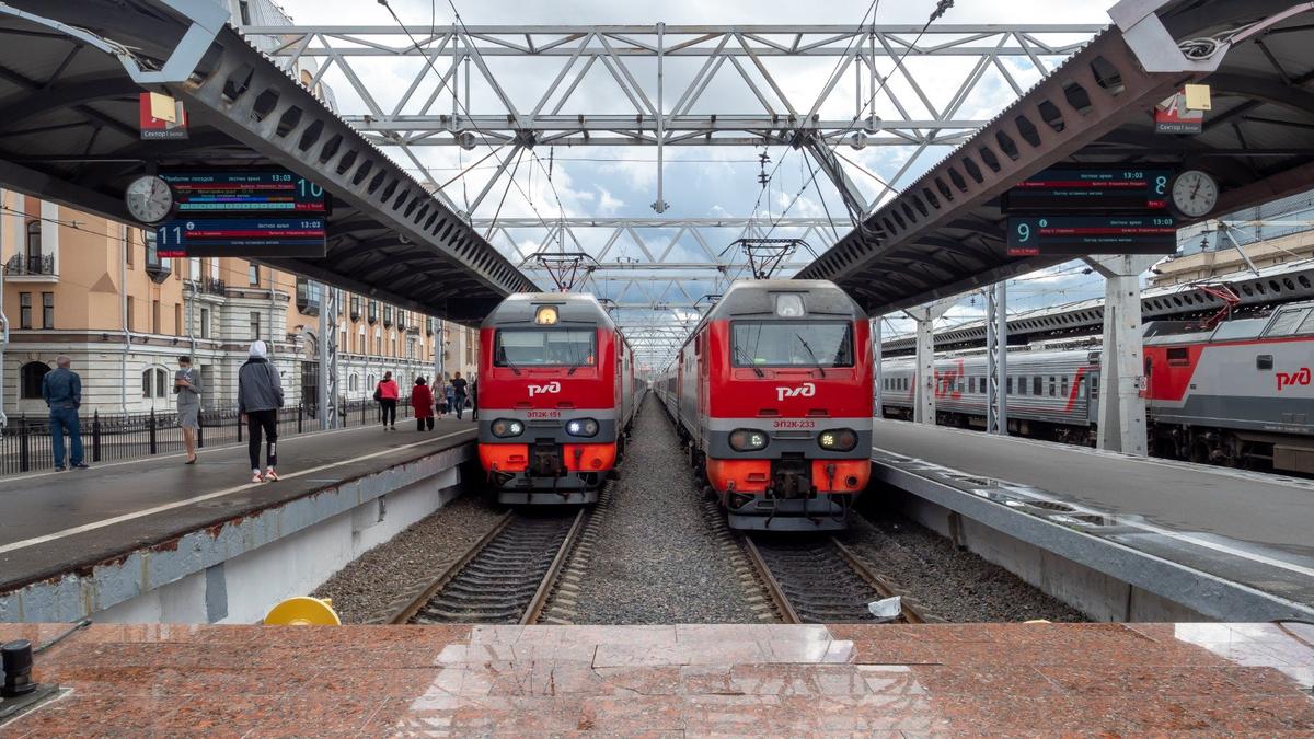 Последняя электричка в Волховстрой «сбежала» с Московского вокзала — из-за строительства ВСМ его закрывают для пригородных поездов
