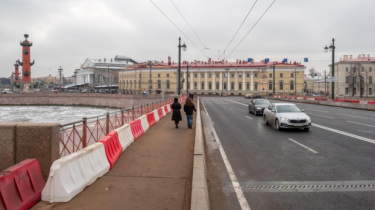 Троллейбусы № 7 вернутся на Биржевой мост с 22 декабря