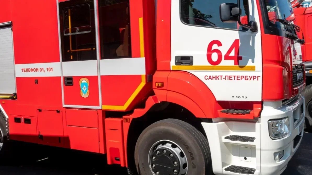 При пожаре в коммунальной квартире на улице Всеволода Вишневского пострадал человек