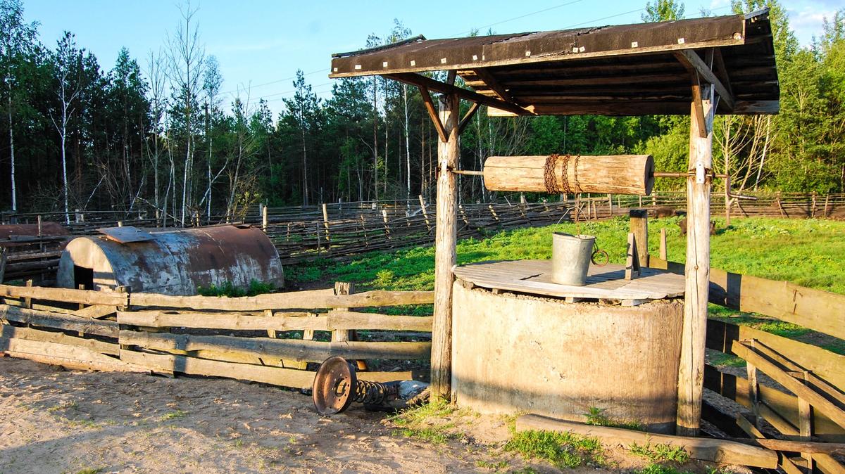 Жители Песочного судились с застройщиком из-за уменьшения количества воды в колодцах. Теперь компания требует возместить ей «убытки»