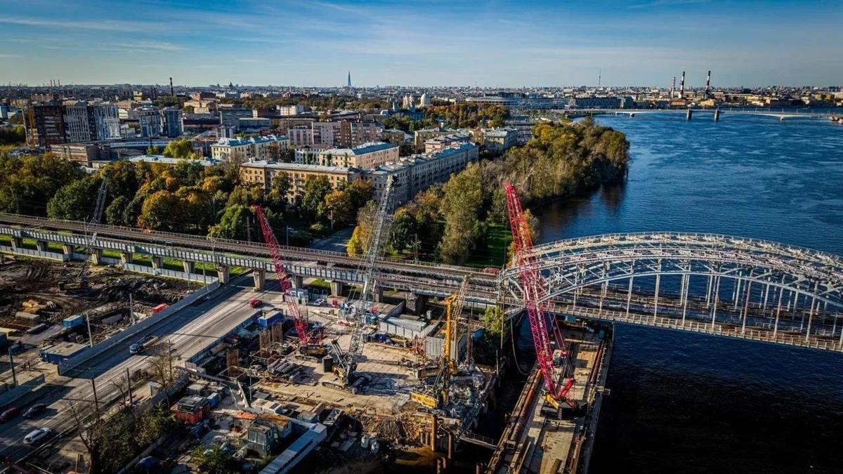 Фото: Смольный