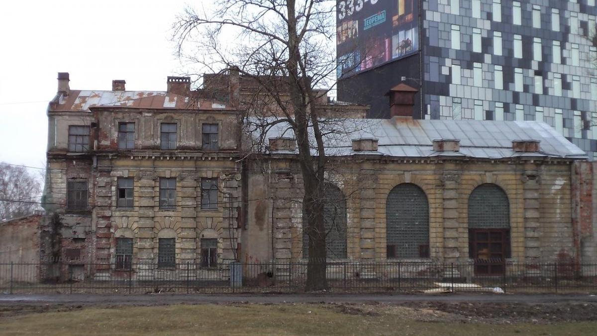 Градозащитники призвали Совет по сохранению культурного наследия оставить под охраной Полюстровскую подстанцию