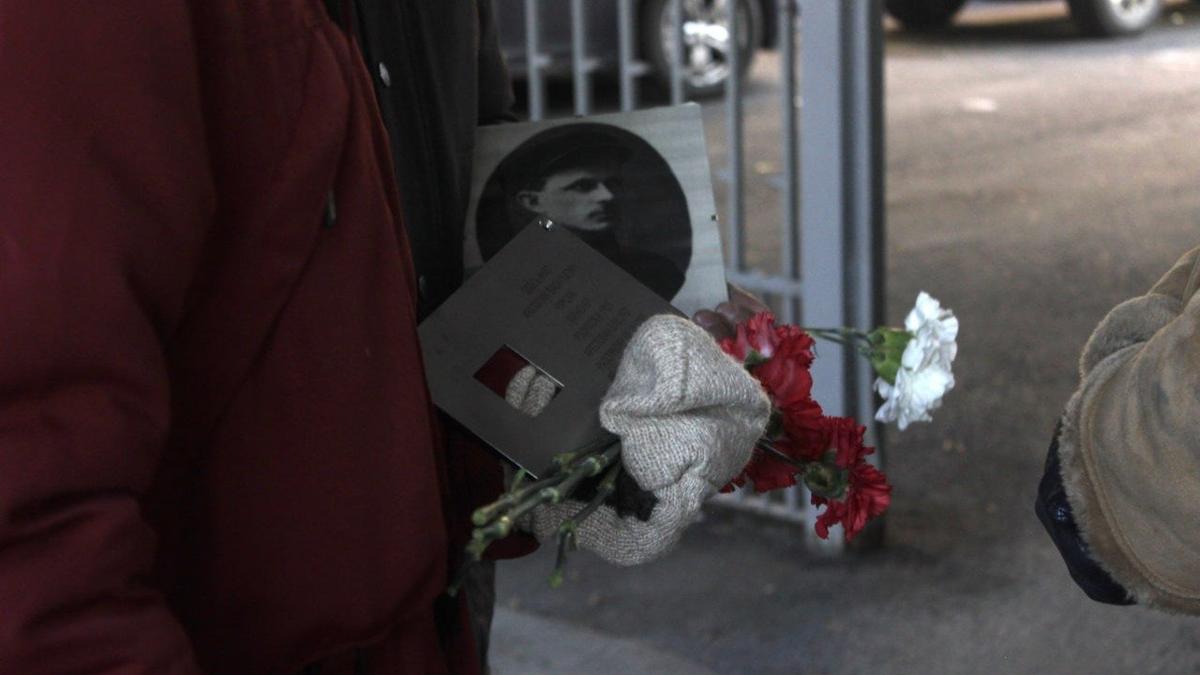 Две новые таблички «Последнего адреса» появились на Доме специалистов