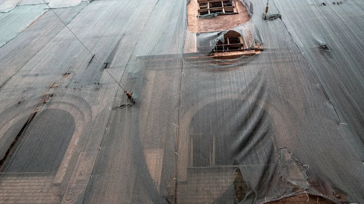 СК заявил о продолжении расследования уголовного дела о сносе памятников в Петербурге