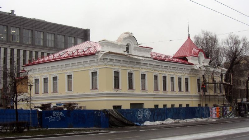 С фасадов особняка Богомолова сняли строительные леса