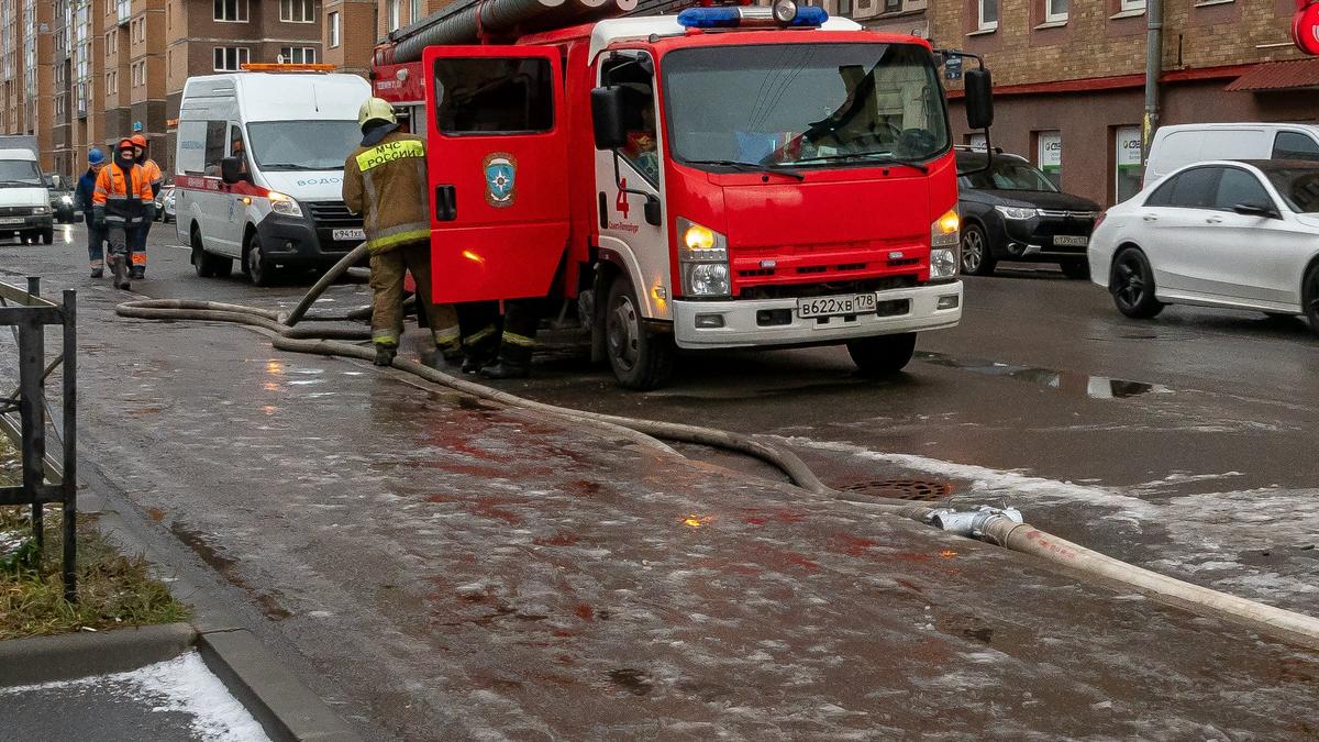 Две женщины скончались при пожарах в Петербурге 26 декабря