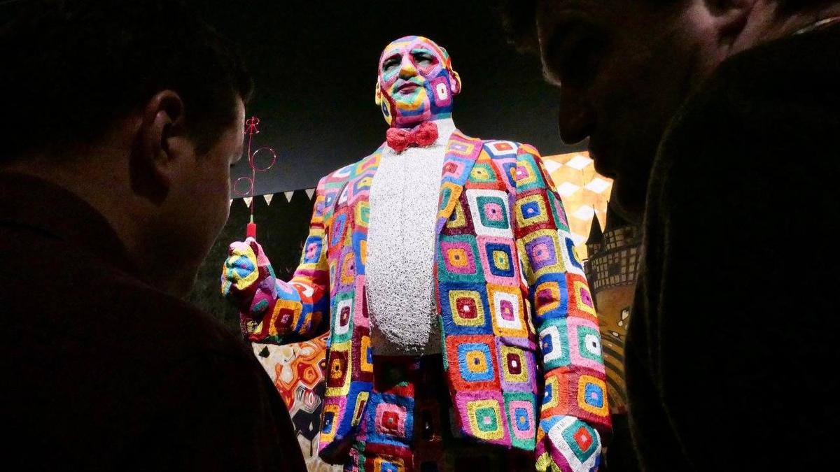 В Эрарте представляют цветастые «Связующие нити» Рене Реза