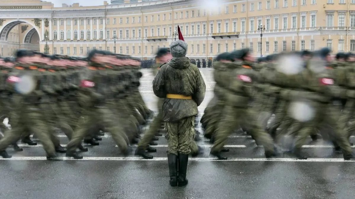 Невский проспект закрыт. Как изменится движение транспорта на День Победы в Петербурге